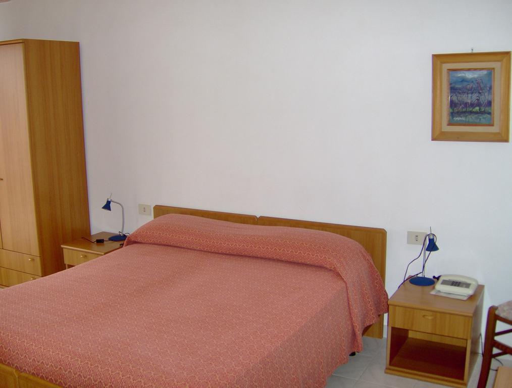Hotel Svizzero Sangineto Værelse billede